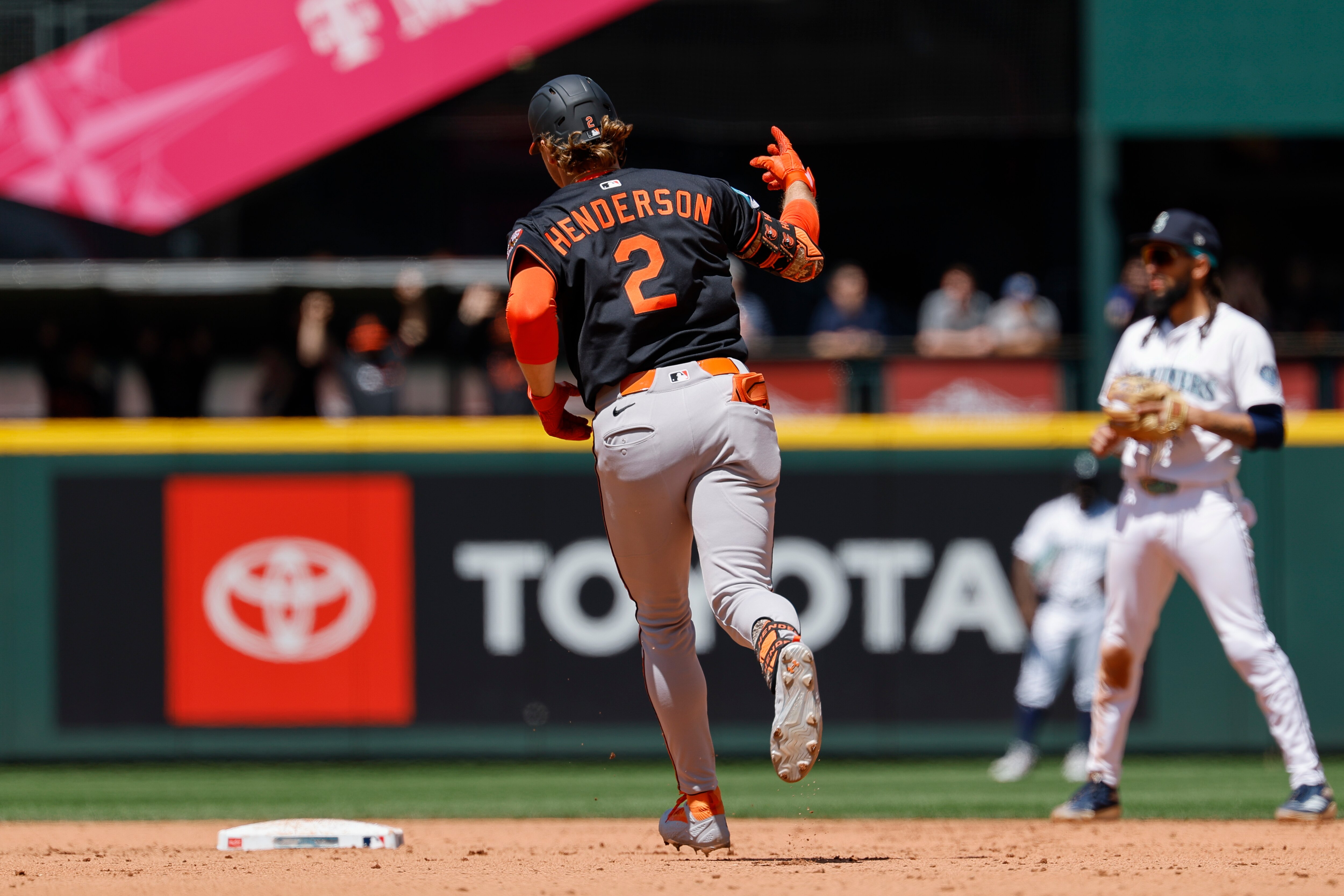 Gunnar Henderson’s solo home run in the sixth inning, which followed Adley Rutschman’s two-run shot, proved to be the difference in Thursday’s 4-3 Orioles victory.