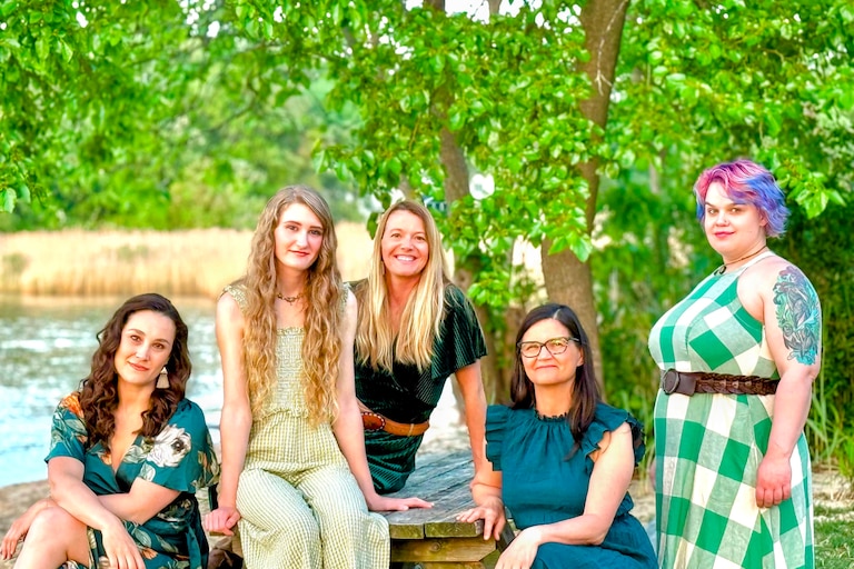 Sarah Larsen leads the Black-Eyed Suzies, the musical hosts for the Annapolis Opry concert series starting Sunday. The band includes, from left, Colinda Blankenship on banjo, Jennifer Reynolds on guitar, Nicole Snider on mandolin and Molly Hebert-Wilson on bass.