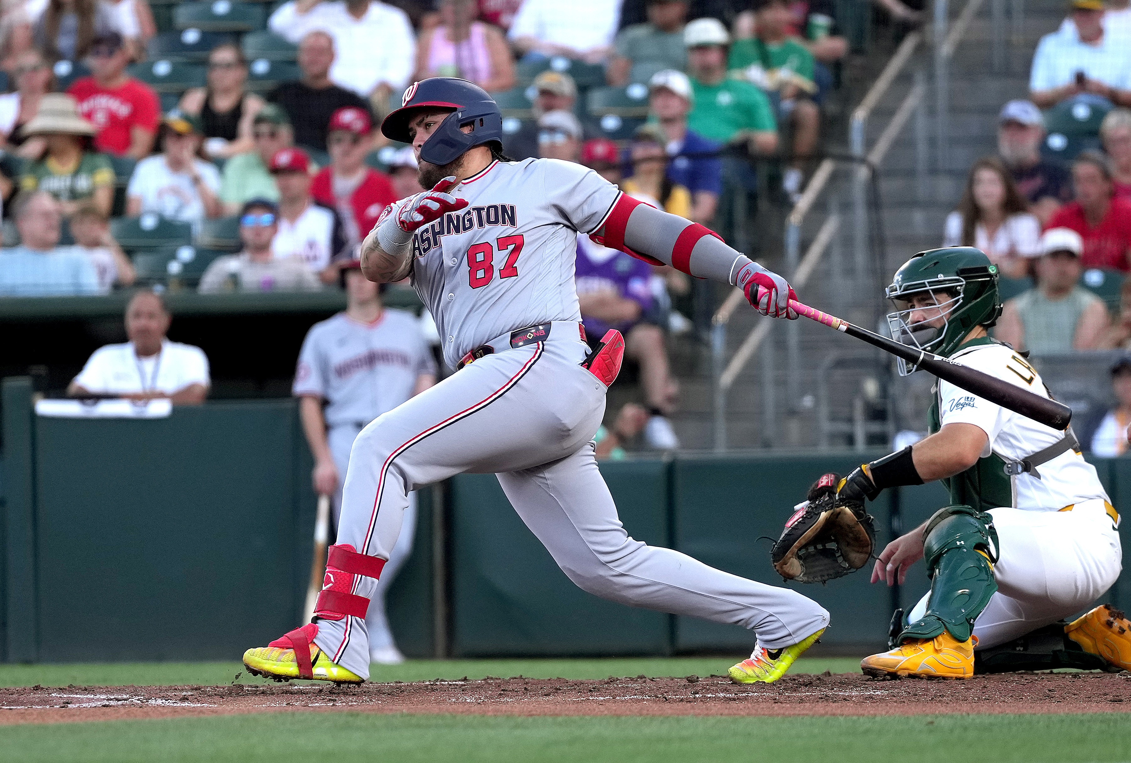 Andrés Chaparro finished 4-for-5 with two home runs and eight RBIs Friday night.