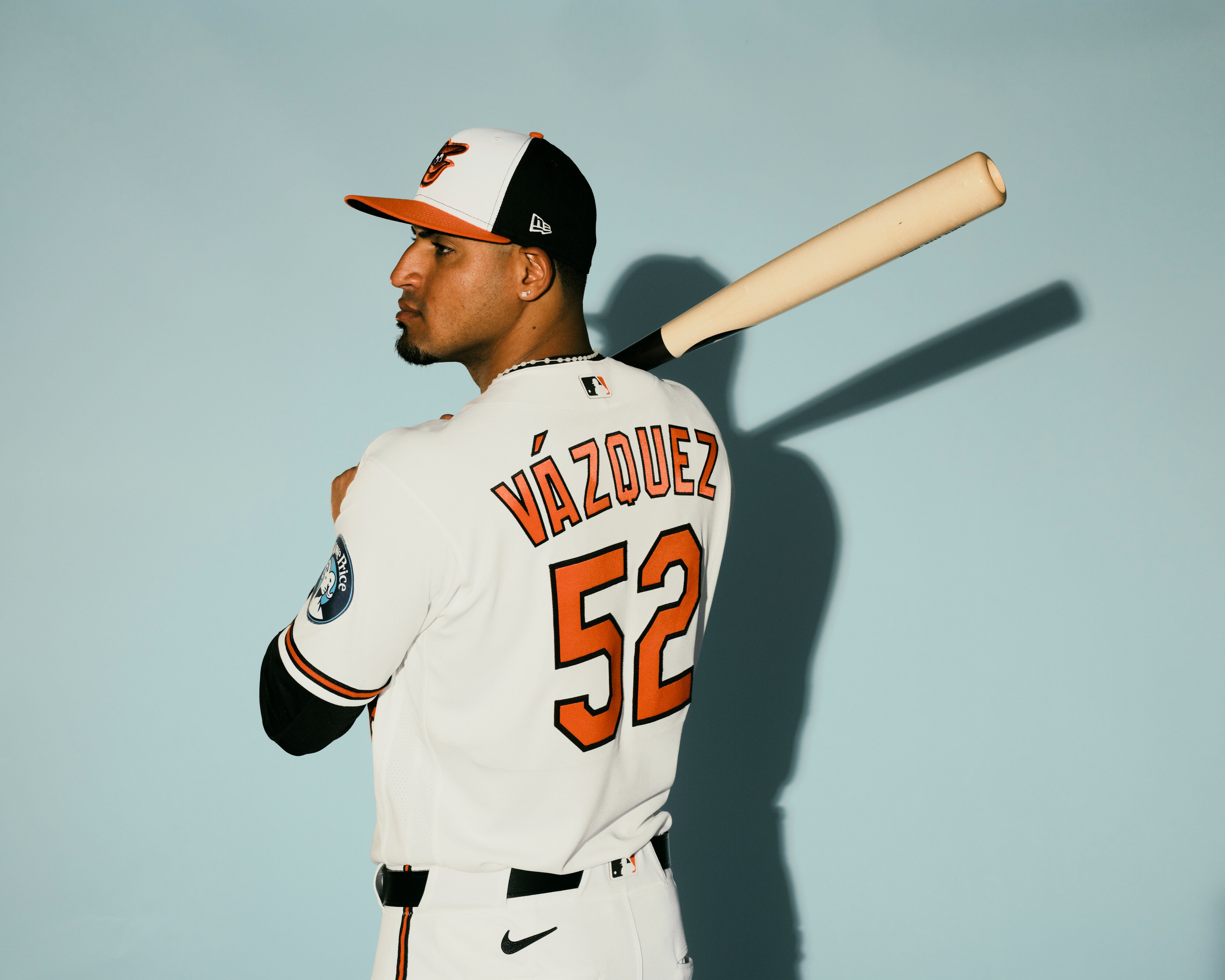 Orioles infielder Luis Vázquez required stitches for his thumb Sunday, and manager Craig Albernaz said Monday afternoon that X-rays confirmed that the digit was broken. 