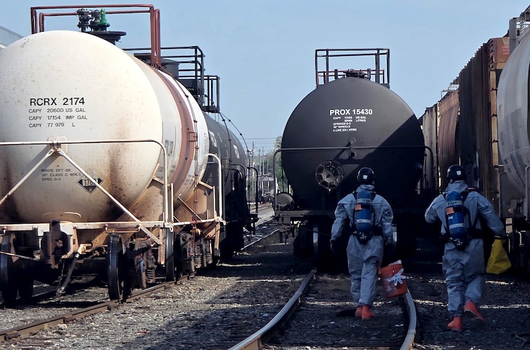 The Baltimore City Fire Department said it has contained a hydrochloric acid leak from a rail car in South Baltimore and that it poses “no threat to the surrounding community.”