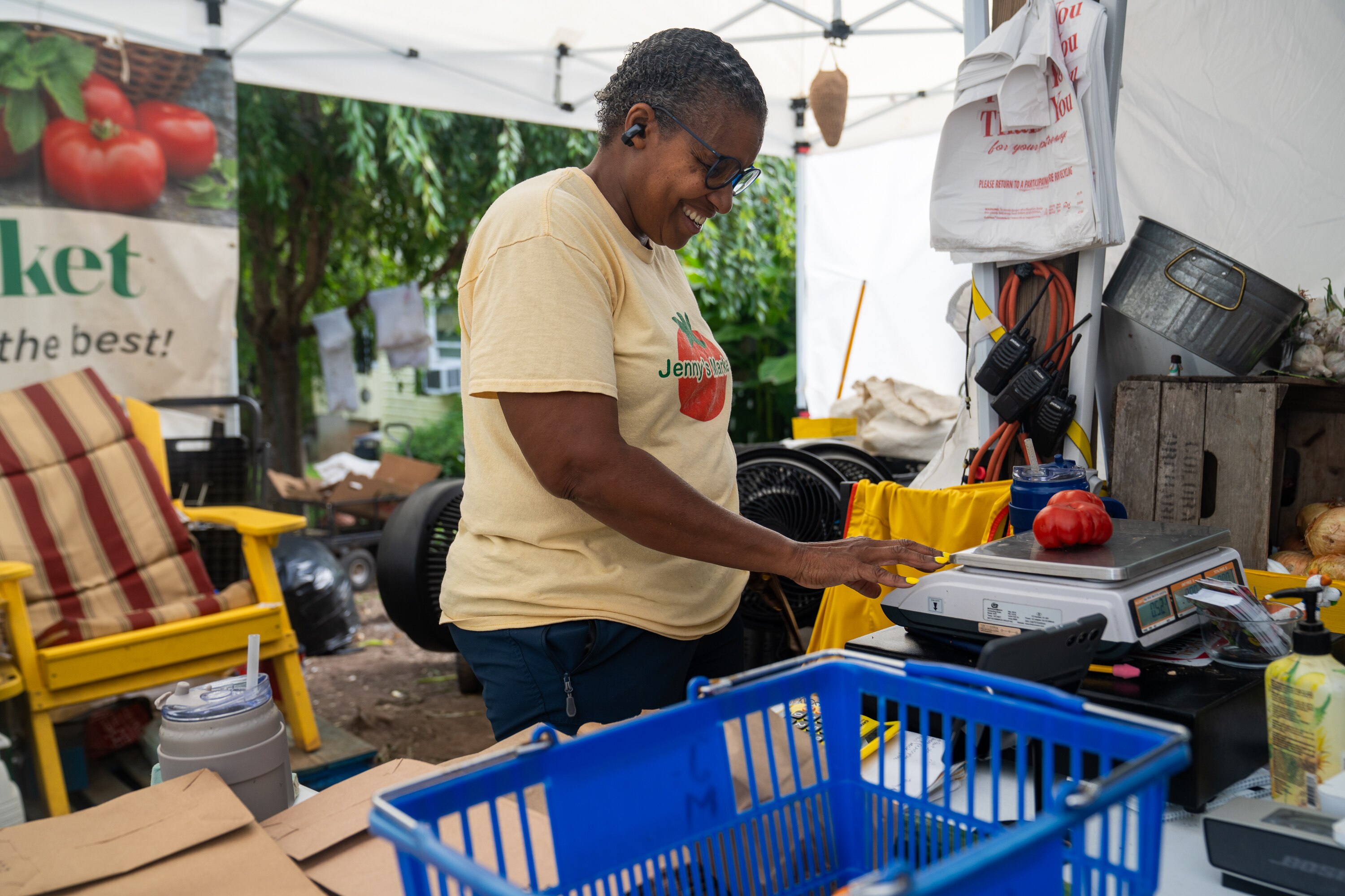 Owner Linda Heigh checks out a customer at Jenny’s Market in West Friendship.
