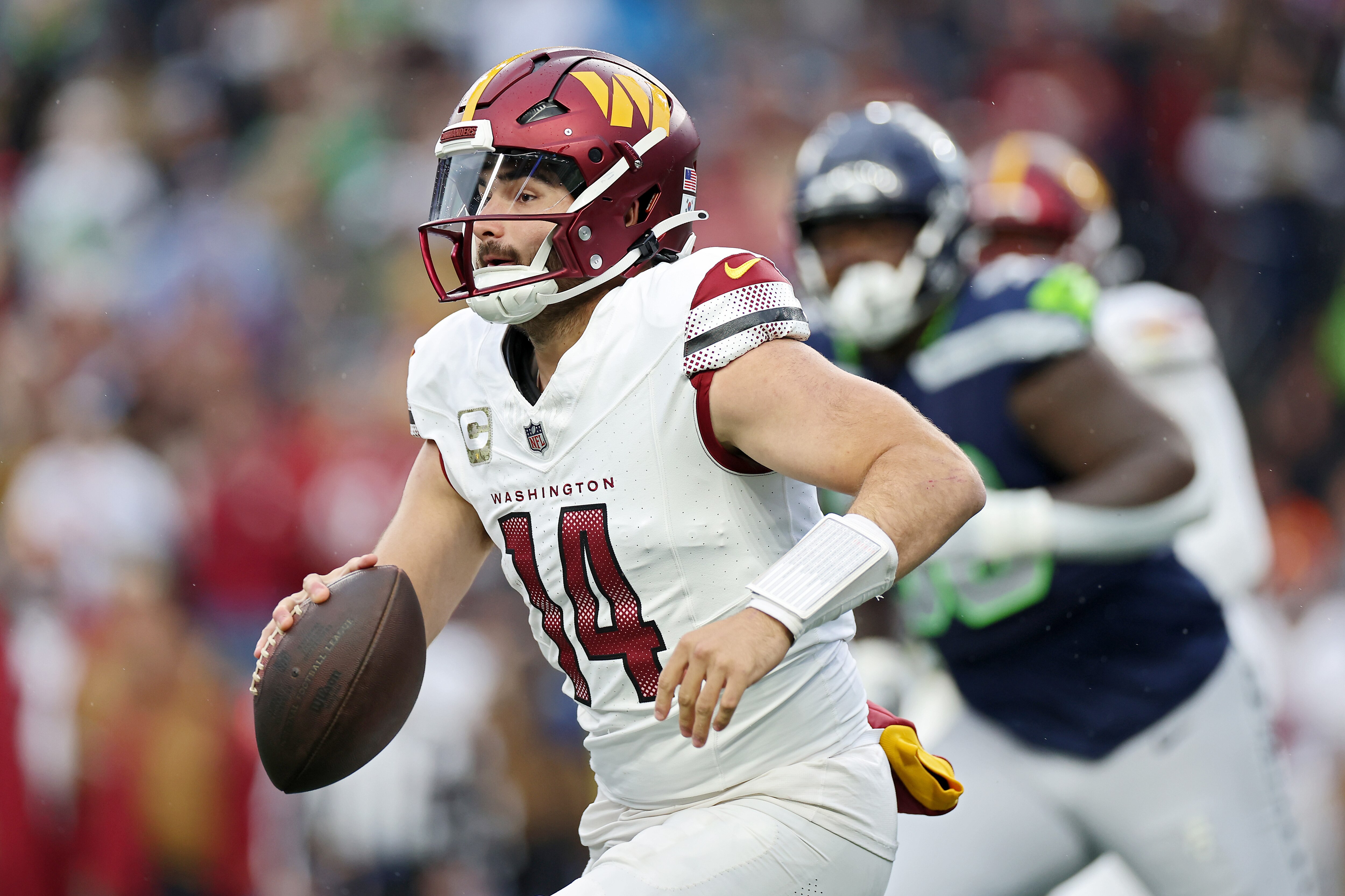 Sam Howell threw for 312 yards and three touchdowns, including two in the fourth quarter that pulled the Commanders even.