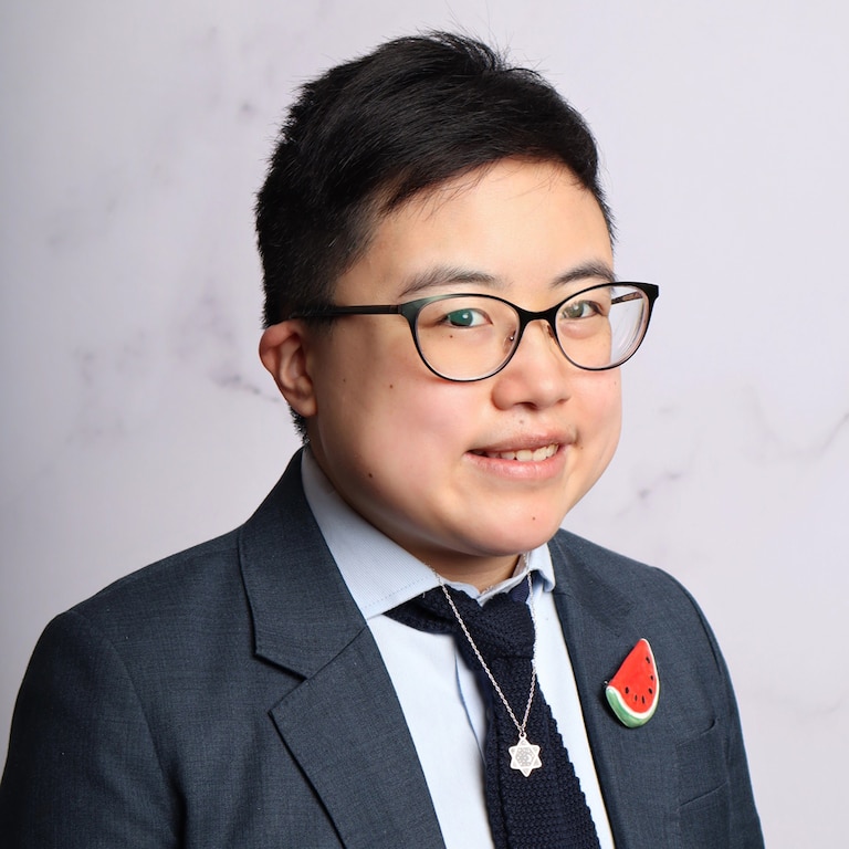 Ly Xinzhen Brown.