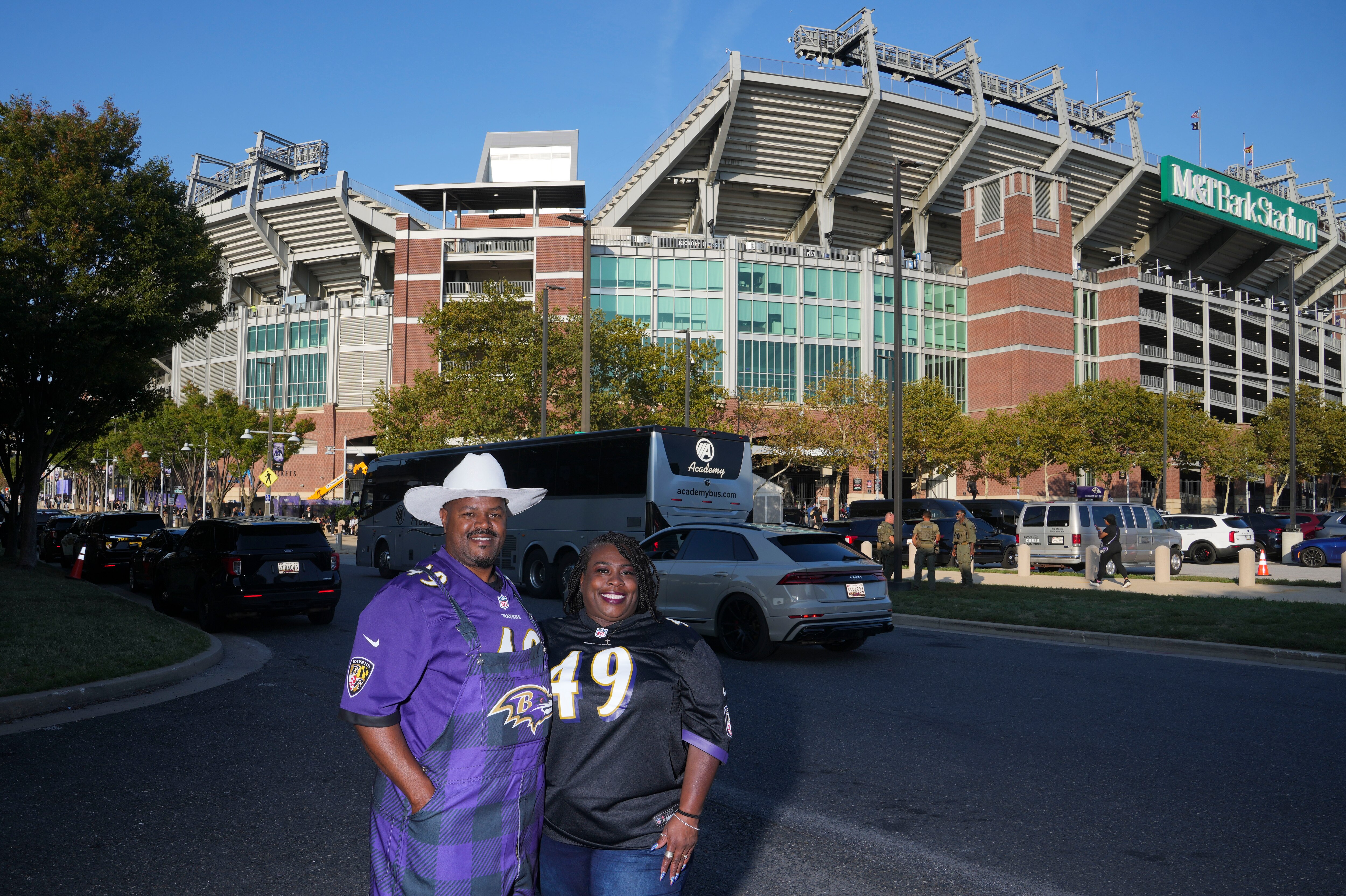 Roy Higgins III and Shelley Higgins, Jay Higgins’ parents, before the Ravens’ matchup with the Detroit Lions in September.