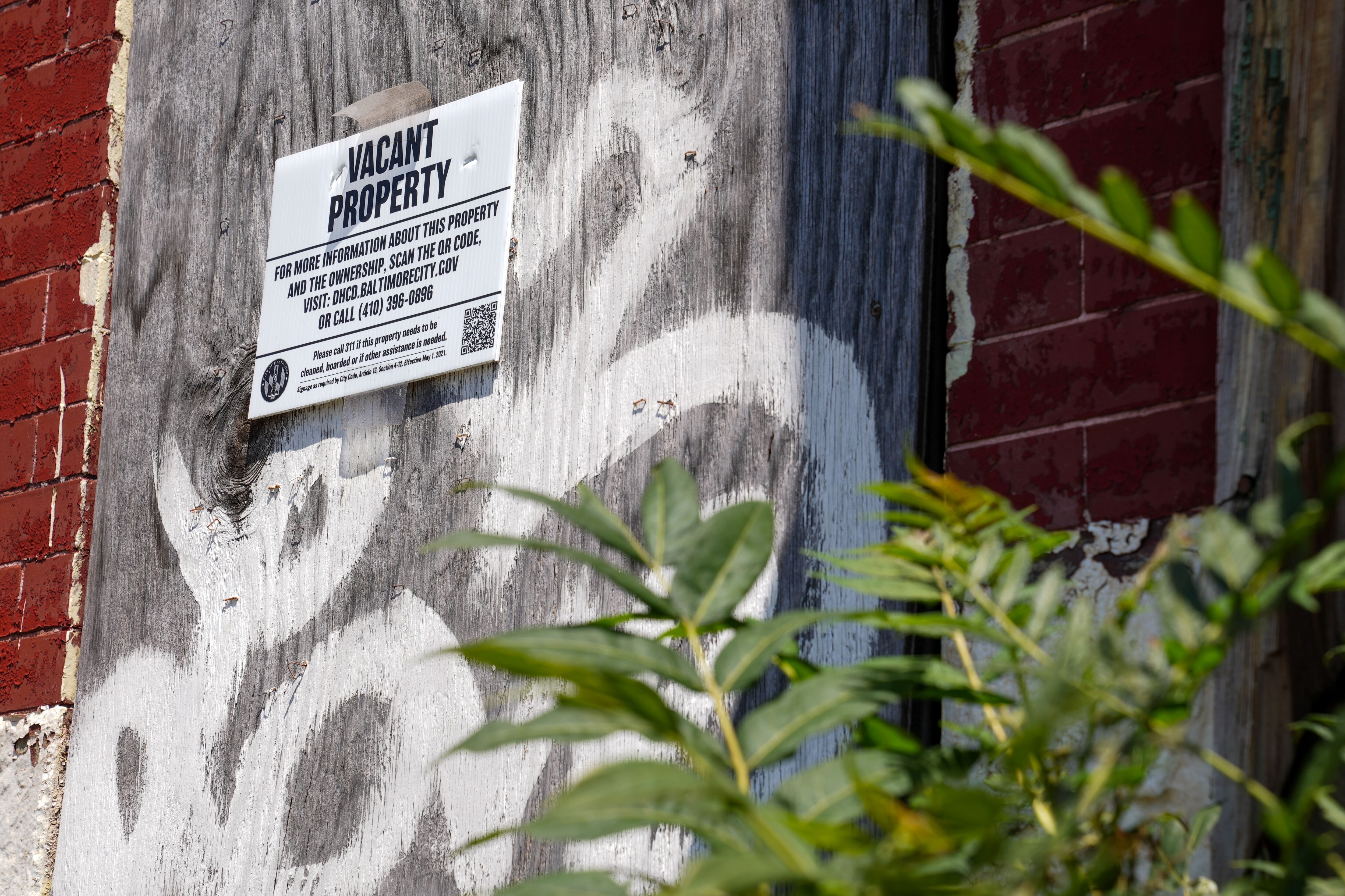 7/12/22—Vacant homes sit along W. North Ave.