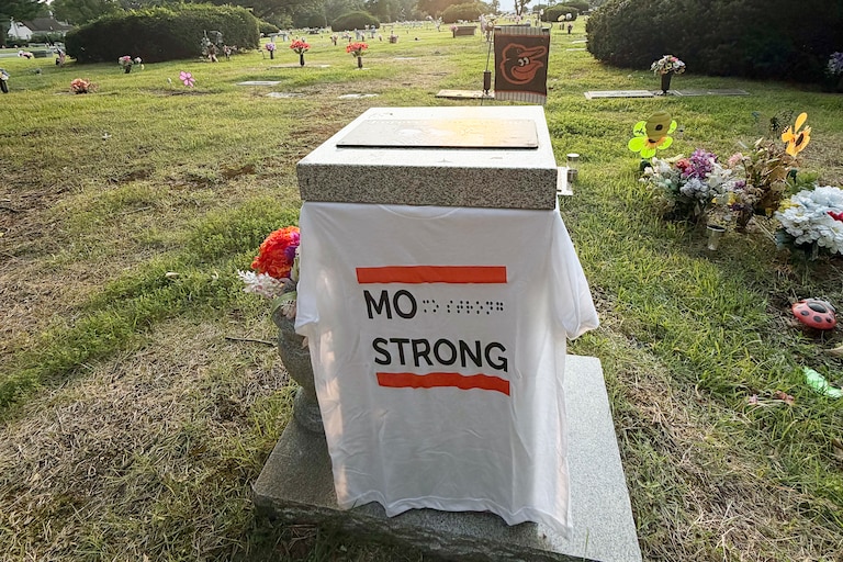 Shortly before the six year anniversary of Mo Gaba’s death, Eric Arditti, an Orioles fan who grew close to Gaba, visited his grave at Glen Haven Memorial Park in Glen Burnie to lay out a new t-shirt honoring Gaba.