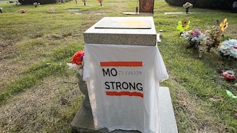 Shortly before the six year anniversary of Mo Gaba’s death, Eric Arditti, an Orioles fan who grew close to Gaba, visited his grave at Glen Haven Memorial Park in Glen Burnie to lay out a new t-shirt honoring Gaba.