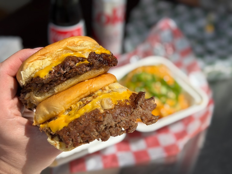 7th Street Burger keeps its menu simple with smashburgers, fries, a few drinks and not much else.