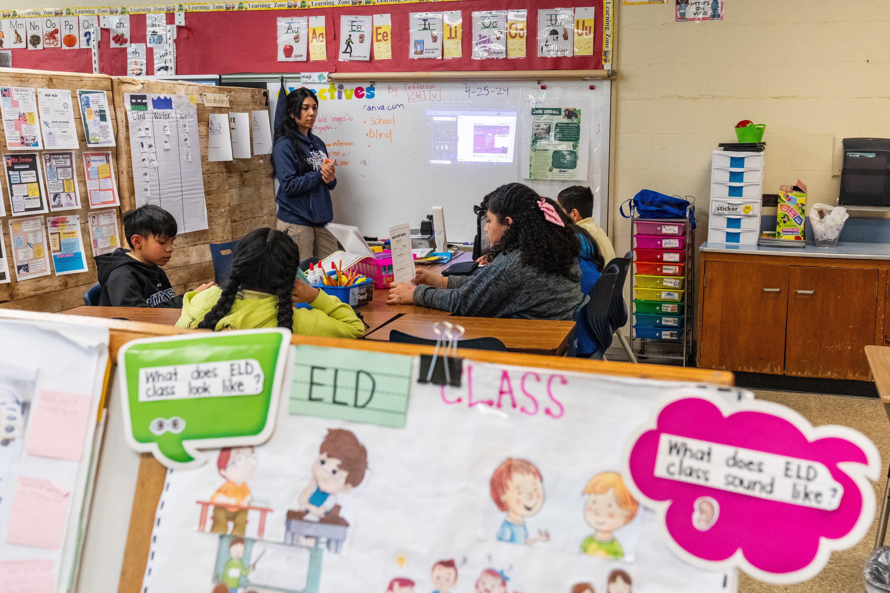 Claudia Canlas teaches her ELD class at Lamont Elementary School in Prince George’s County.