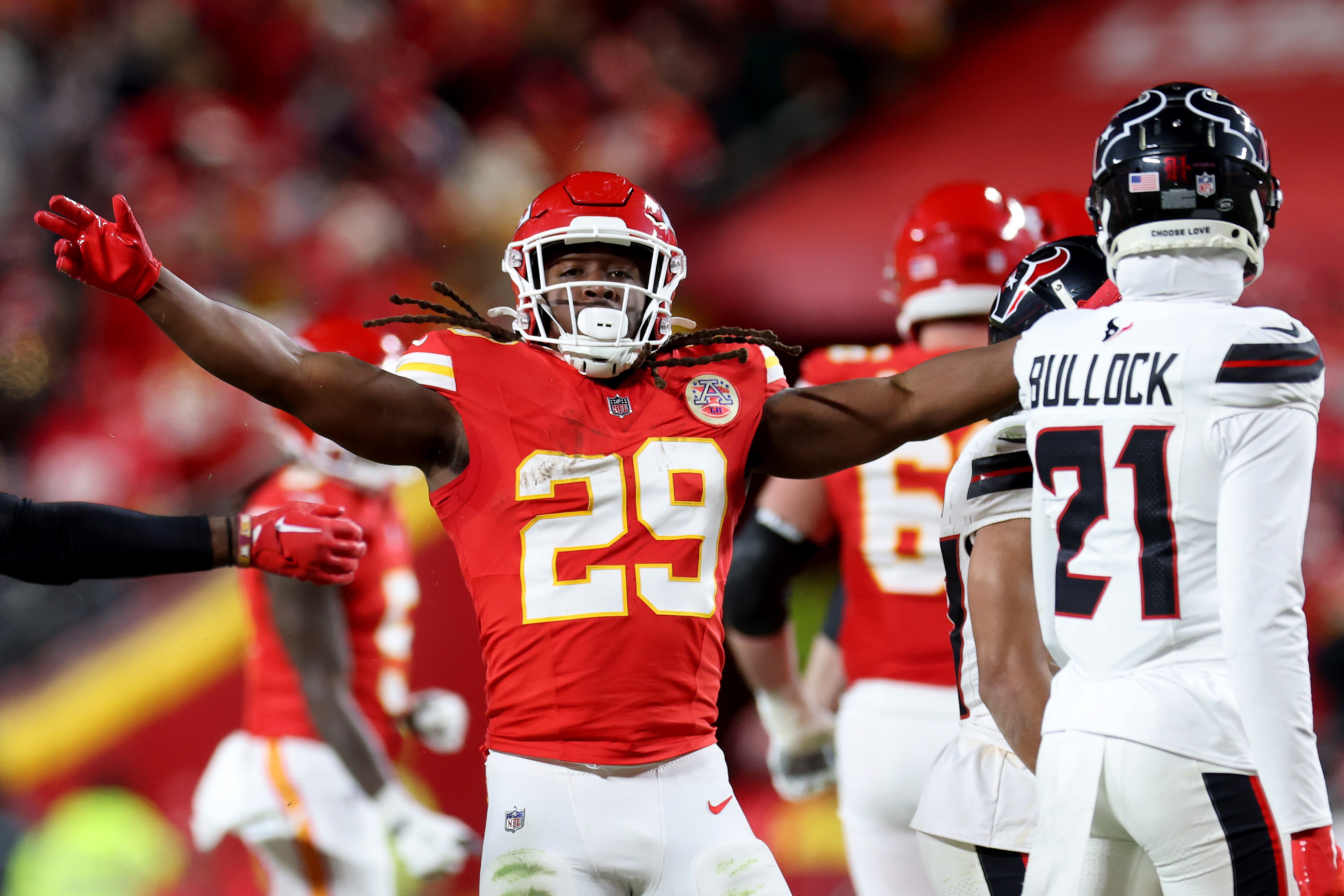 Kareem Hunt of the Chiefs celebrates a first down Saturday as Kansas City beat the visiting Houston Texans.