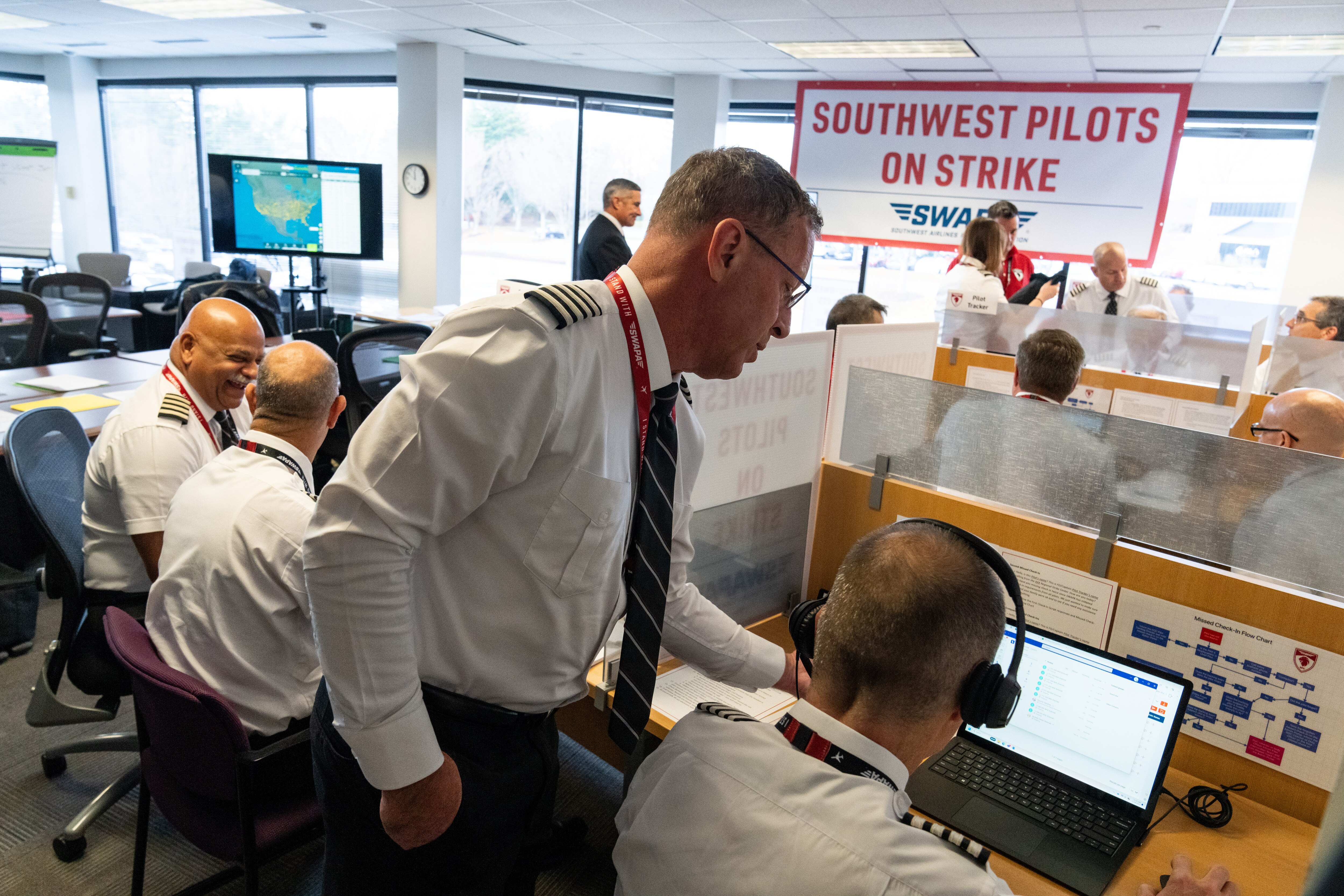 Southwest Airlines pilots learn how to do pilot tracking.