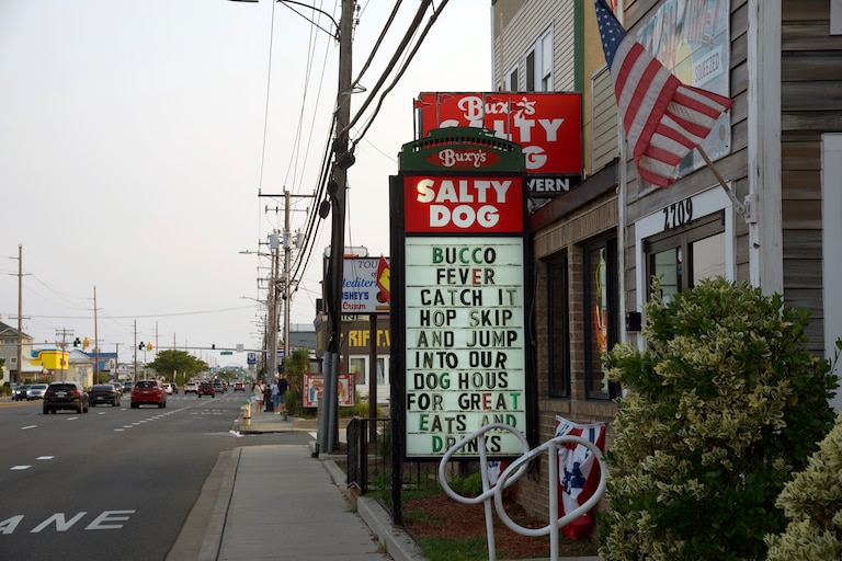 Buxy’s Salty Dog Saloon offers Pittsburgh food and flair at 28th Street in Ocean City.