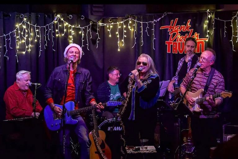 Billy Coulter Band and Ruthie and the Wranglers will return to Hank Dietle's Tavern in Rockville for their 13th annual Rockin' Holiday Show.