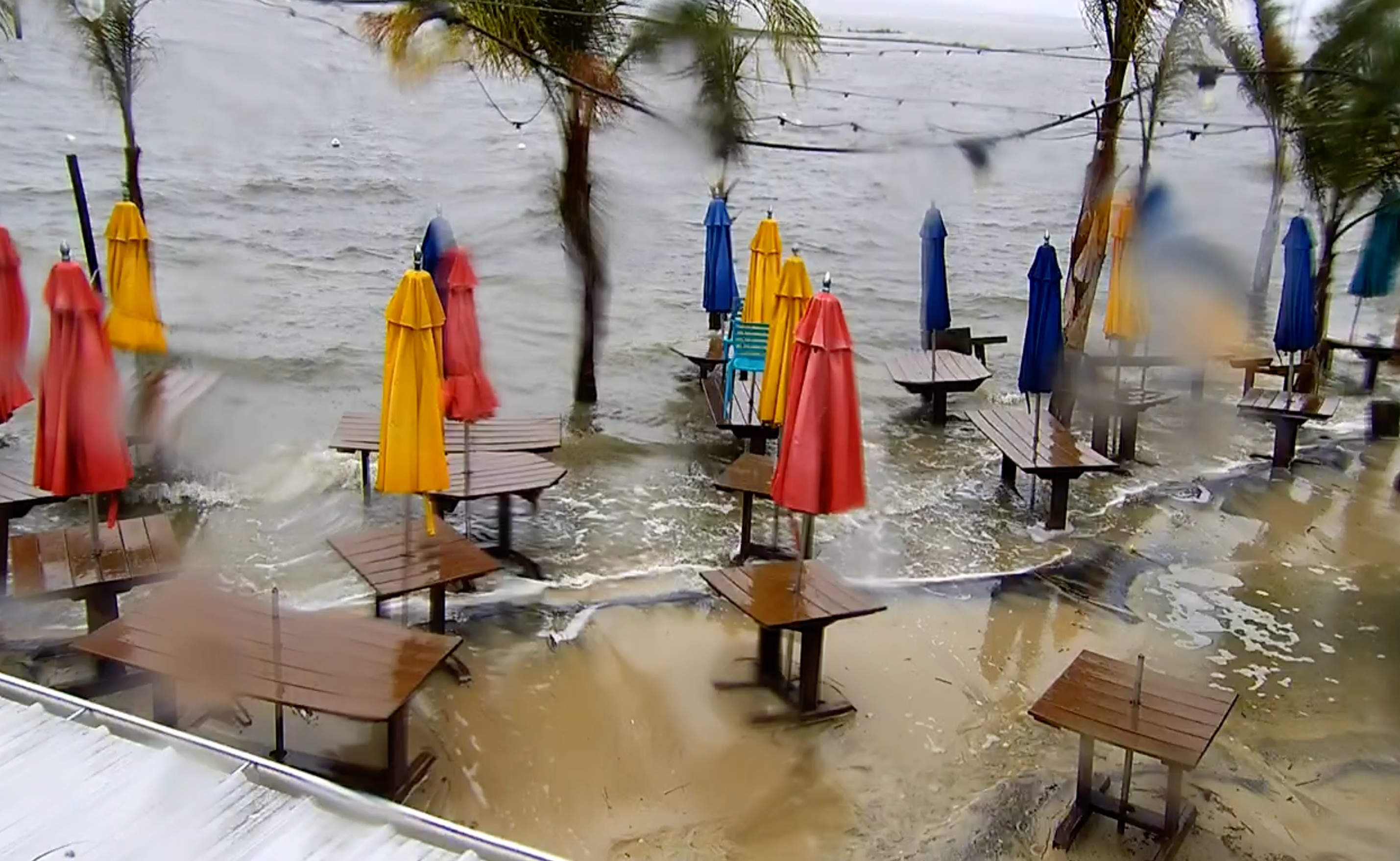 A nor'easter continues hitting Ocean City on Sunday bringing rain, 30 mph winds and flooding.