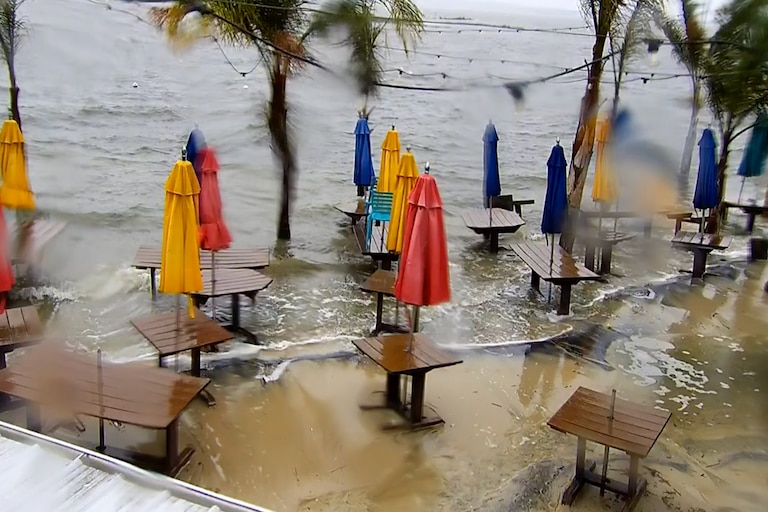 A nor'easter continues hitting Ocean City on Sunday bringing rain, 30 mph winds and flooding.