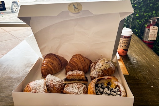 The pastries from Croustille Café made the day of many of my colleagues. Particular farovites were the pan Suisse and the croissant.