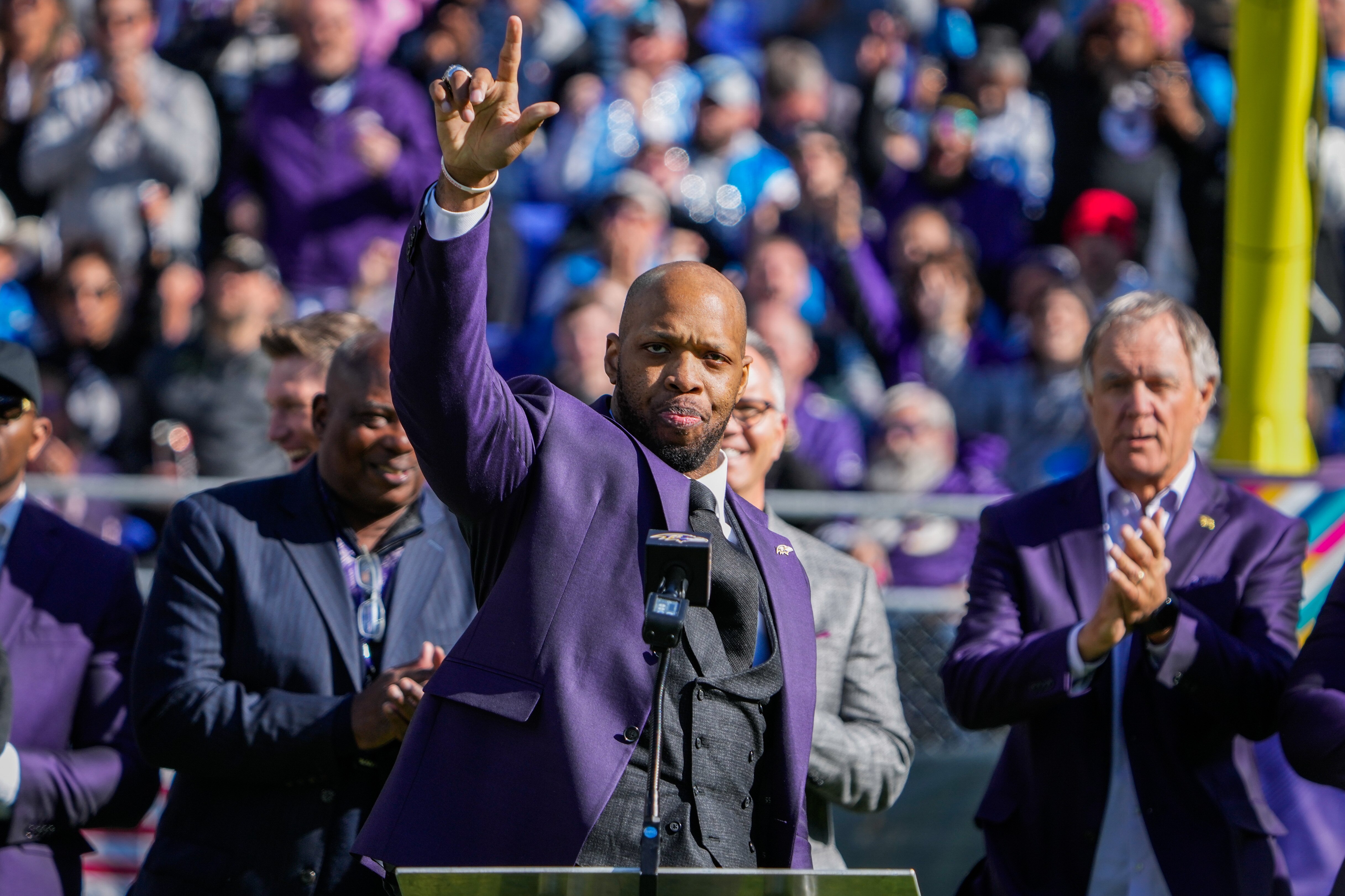 Former Baltimore Ravens defensive end Terrell Suggs is inducted into the Ravens’ Ring of Honor at M&T Bank Stadium on Sunday, Oct. 22, 2023.