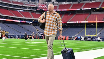 Tight end coach Ben Steele, pictured as a member of the Arizona Cardinals, arrives prior to a game against Houston Texans in 2023.