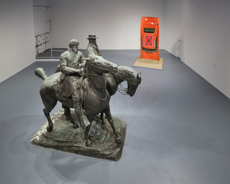 The Stonewall Jackson and Robert E. Lee Monument (1948) from Baltimore. Installation view of “MONUMENTS,” October 23, 2025–May 3, 2026, at the Geffen Contemporary at MOCA. Courtesy of the Museum of Contemporary Art (MOCA) and the Brick.
