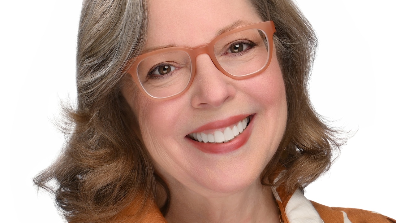 Pemimpin seni berpengaruh Jeannie Howe akan keluar dari Aliansi Budaya Baltimore yang Lebih Besar