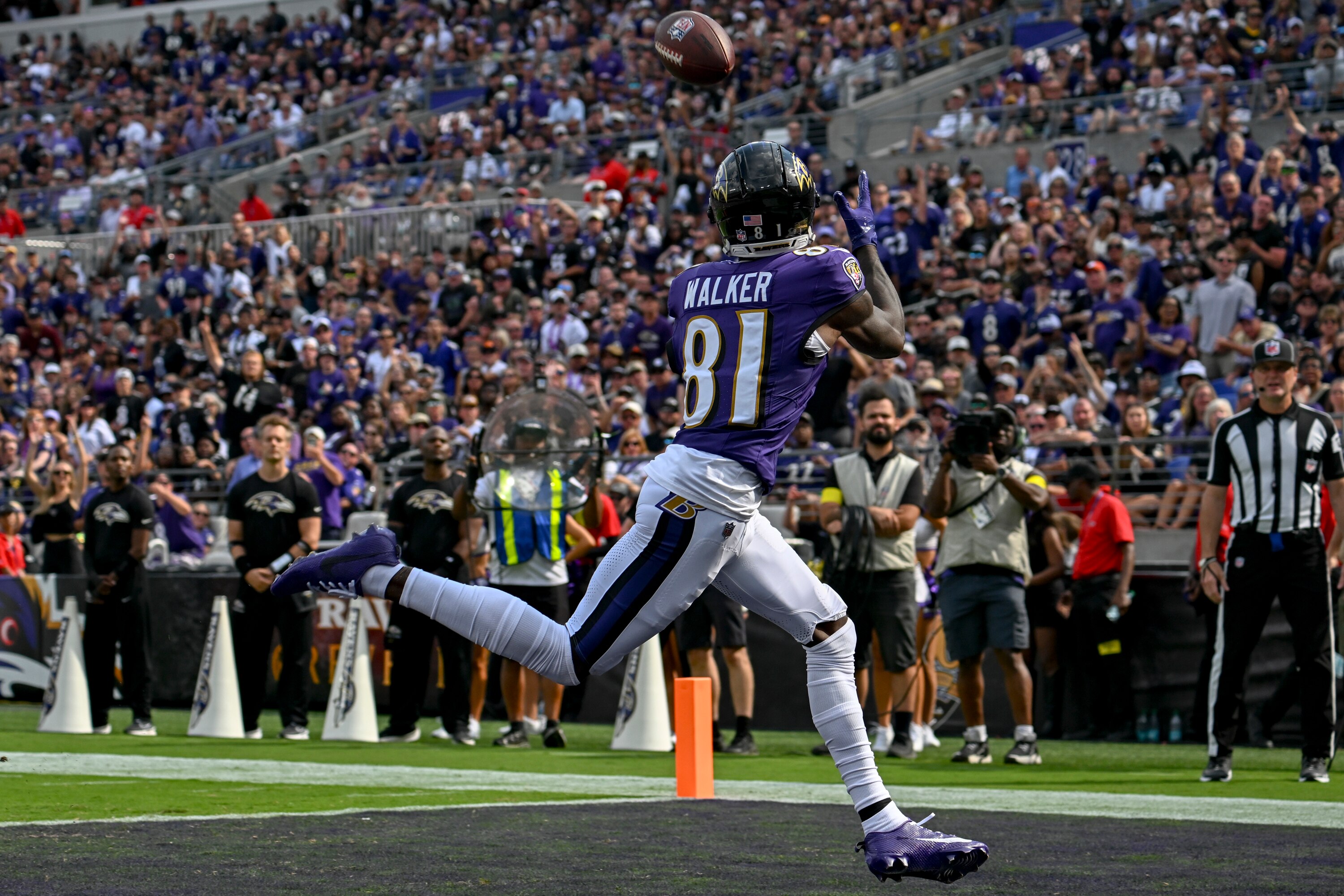 Ravens wide receiver Devontez Walker makes one of his two touchdown catches during Sunday’s home opener against the Cleveland Browns.