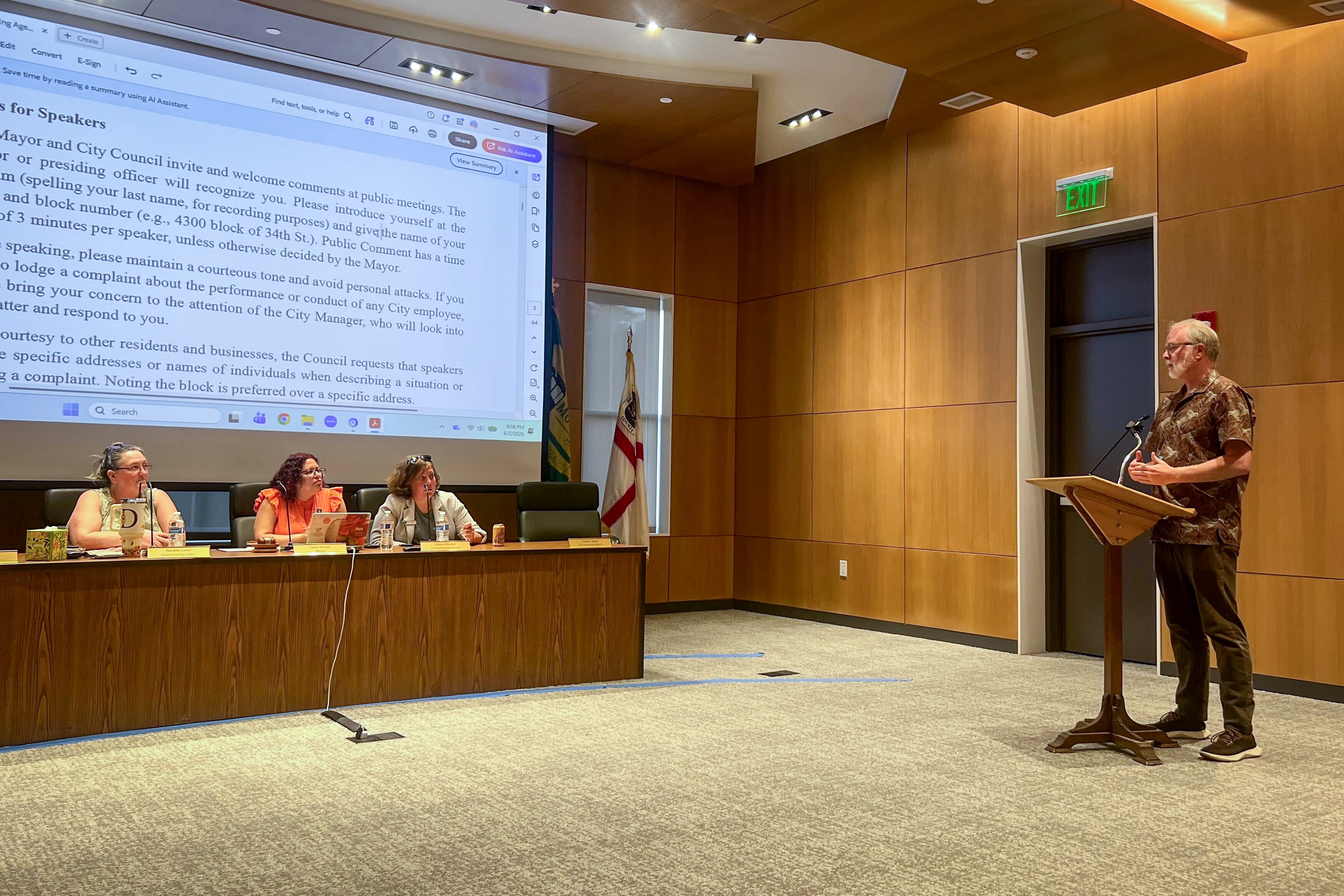A Mount Rainier resident gives comments during a council meeting Tuesday evening in support of Mayor Celina Benitez, who was threatened with censure.