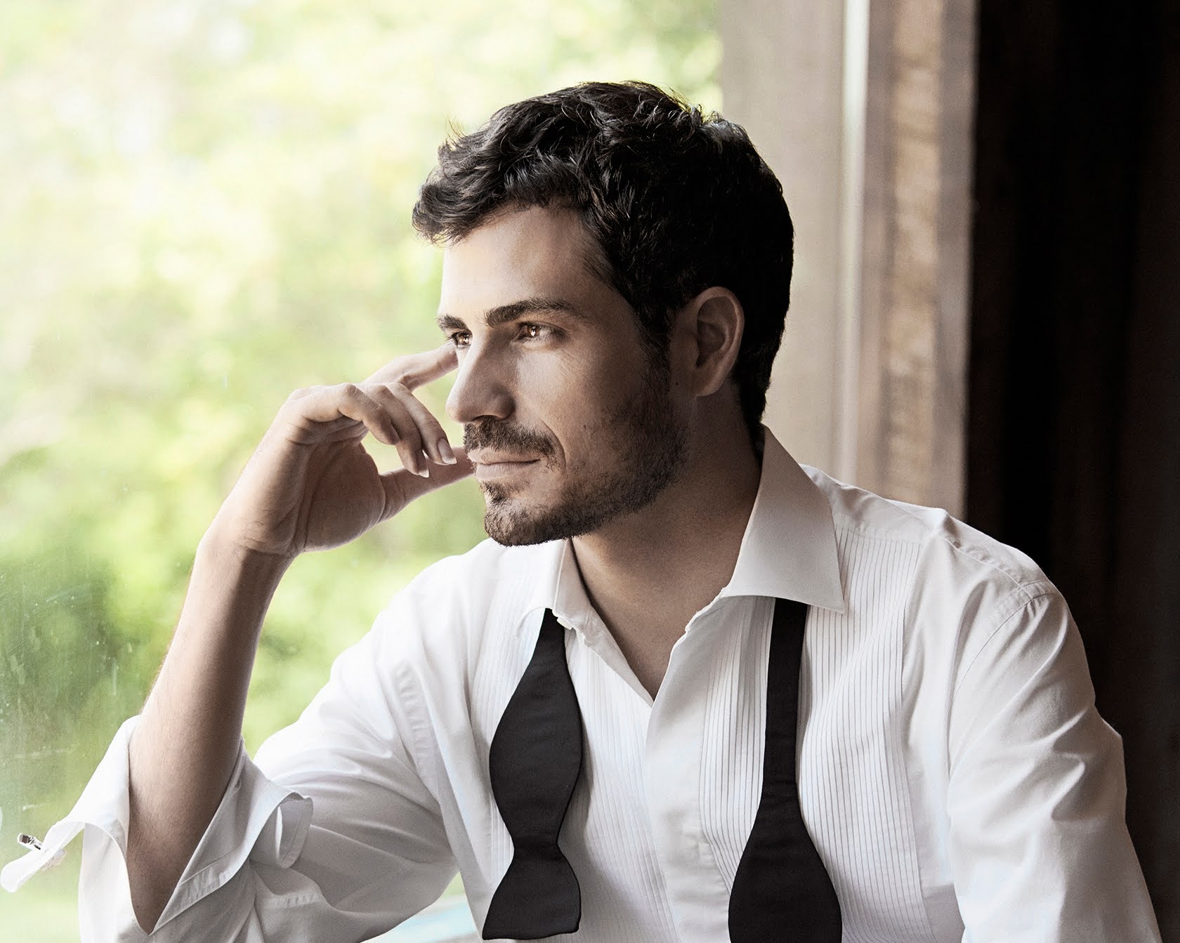 Pablo Sainz-Villegas joins the Annapolis Symphony Orchestra for “Mistico y Profano,” a concerto written for him by composer Arturo Márquez.