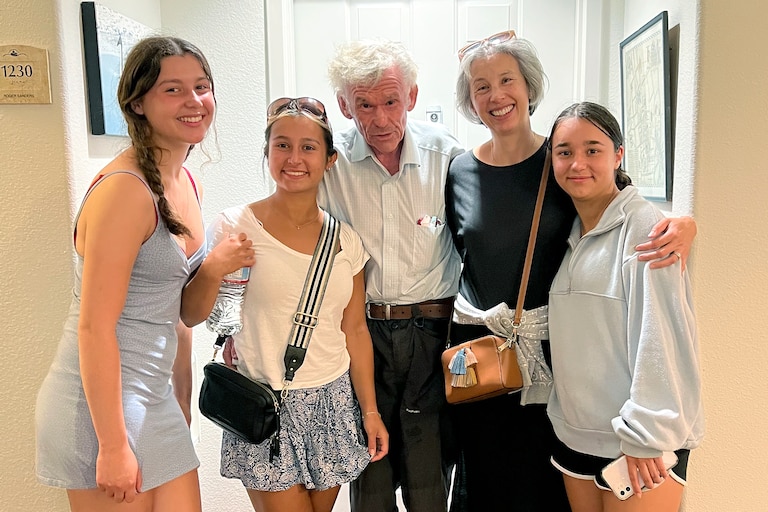 Roger Sanders with his daughter Nico Sanders and granddaughters and 2023.