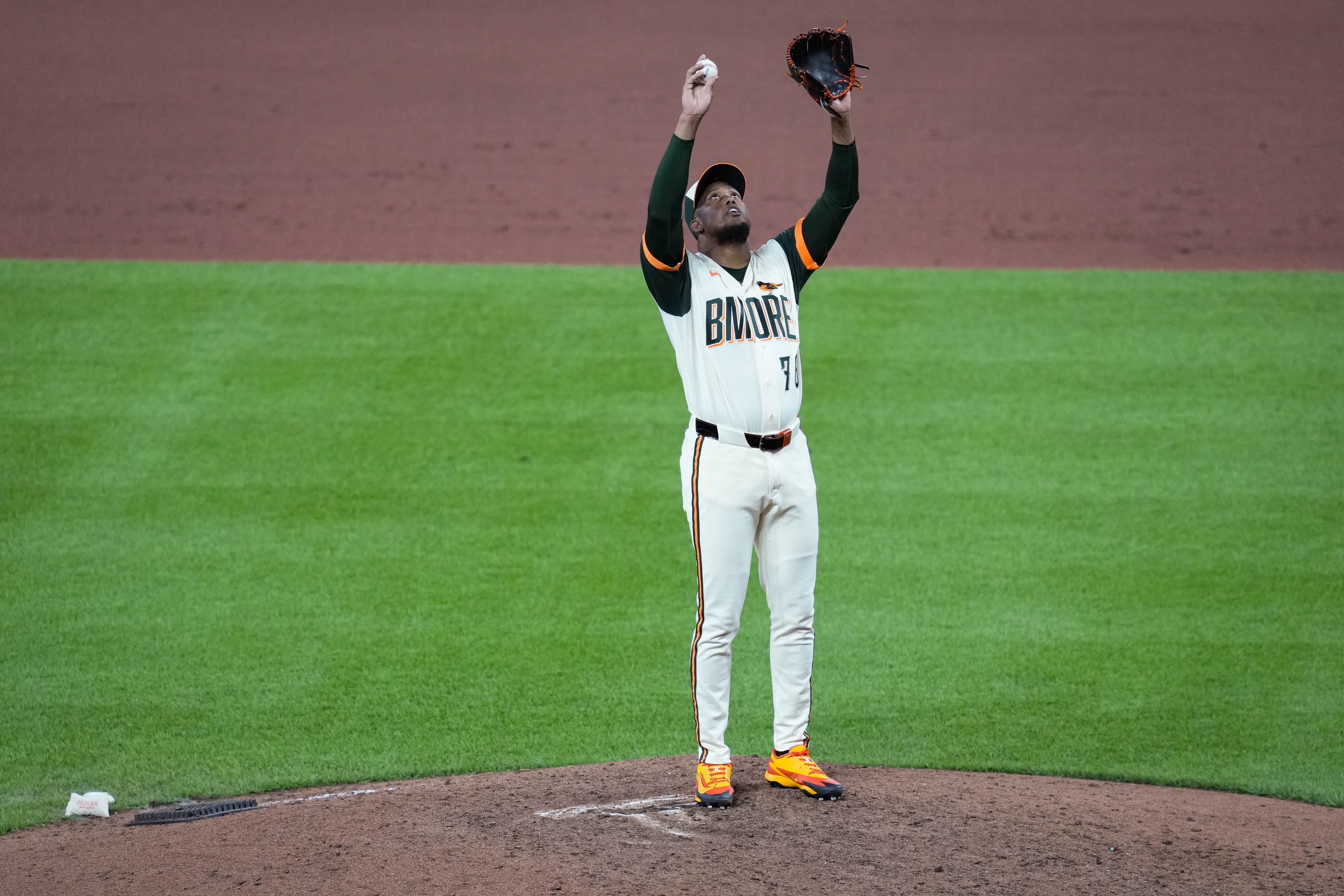 Yennier Cano prepares to pitch the eighth inning against the Phillies on Friday night at Camden Yards.