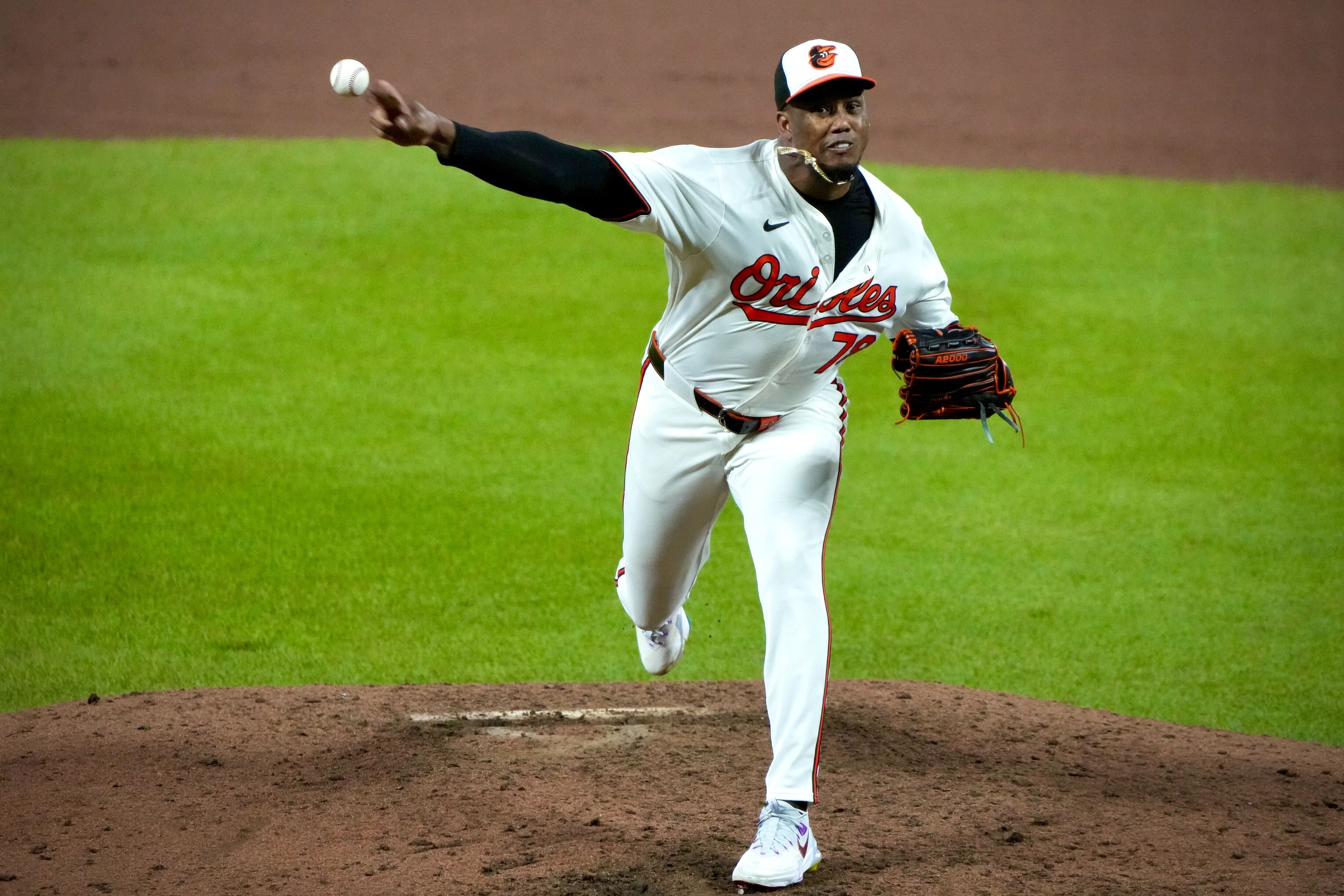 Yennier Cano delivers a pitch against the New York Yankees.