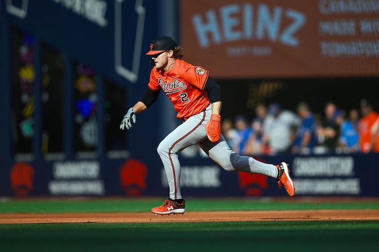 Gunnar Henderson of the Baltimore Orioles runs as he steals second base in the eighth inning against the Toronto Blue Jays on Sept. 13, 2025.
