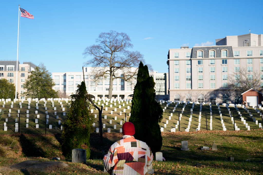 Public historian Briayna Cuffie gives a tour of Brewer Hill Cemetery in Annapolis, Md., on Monday, November 17, 2025.