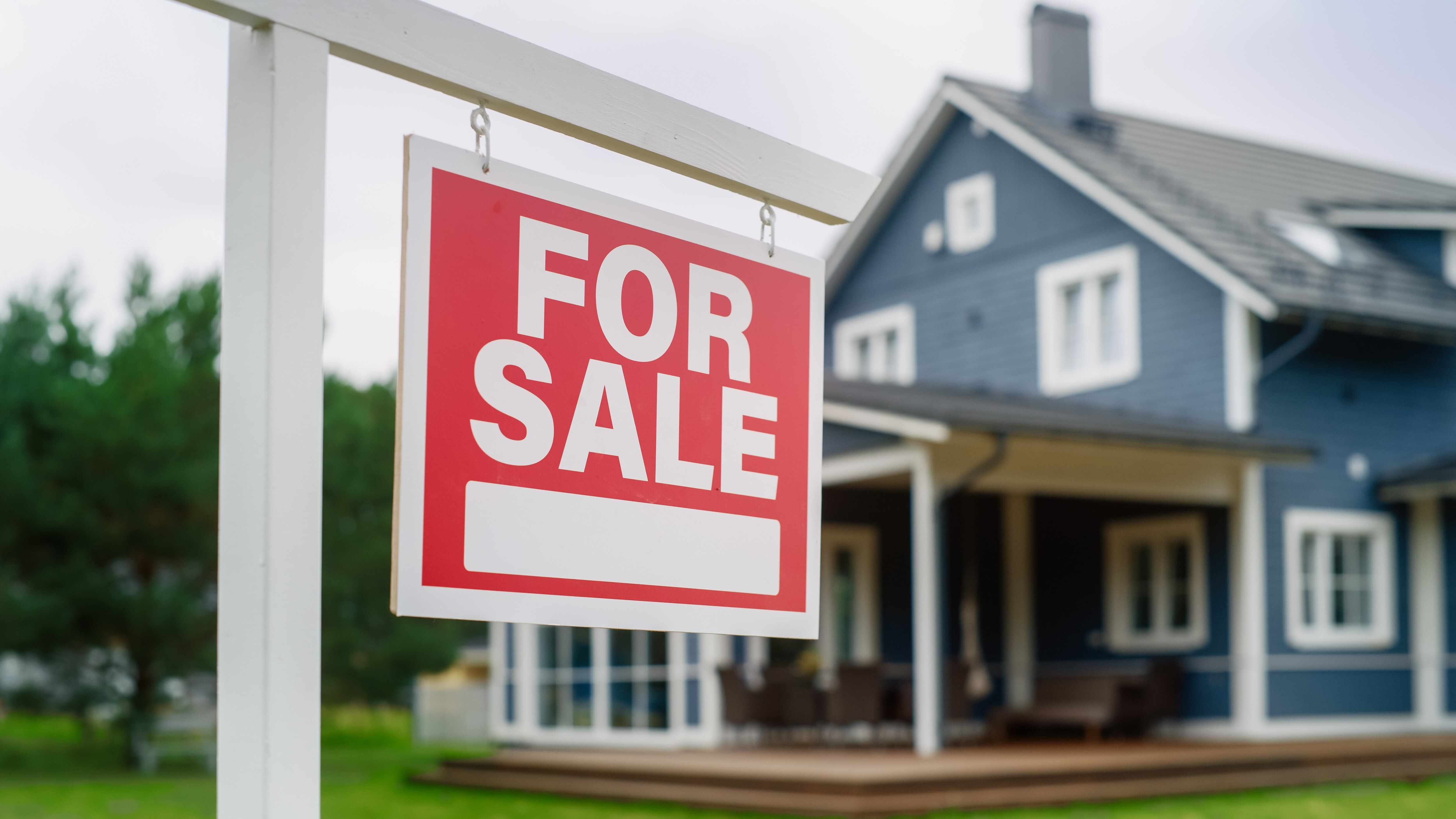 The business of real estate is evolving. Working with a REALTOR®, you can secure a rewarding outcome, whether you’re buying or selling a home.