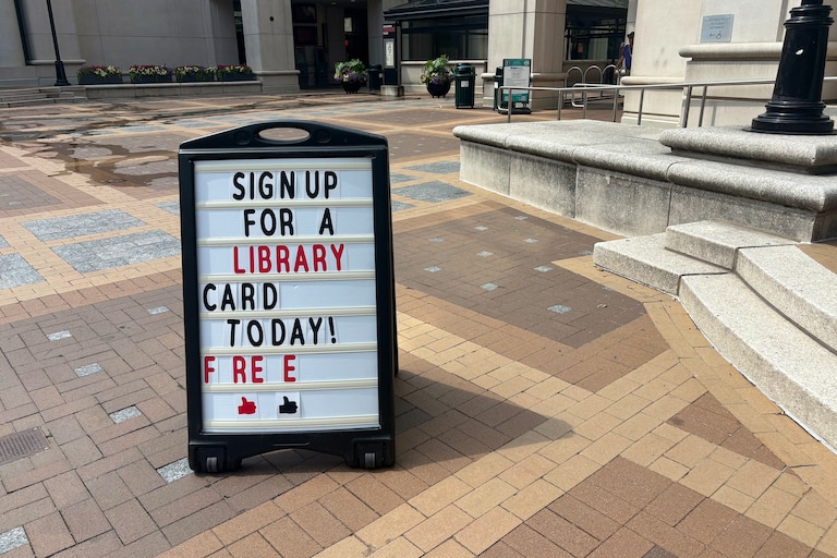 A sign outside Courthouse Library in Arlington, Virginia.