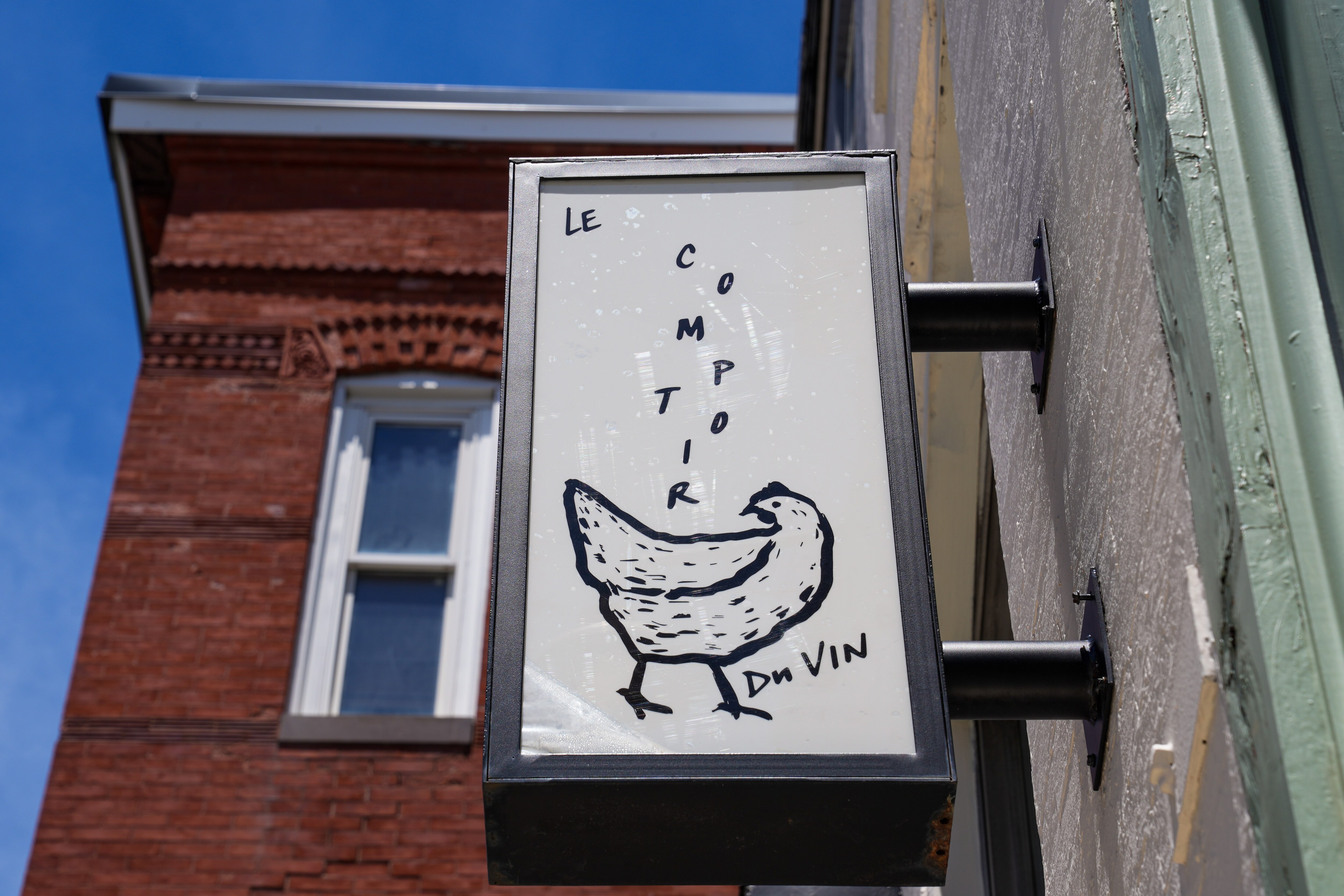 The exterior of Le Comptoir Du Vin.