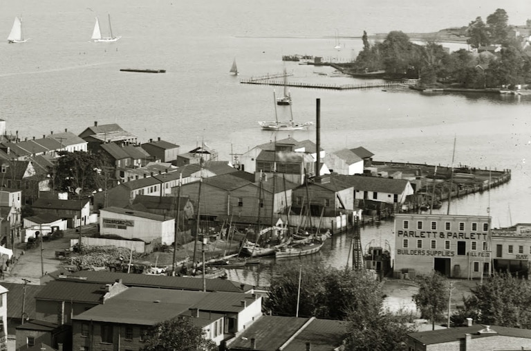 Annapolis Ice Manufacturing Co. dominated City Dock in 1906, and it dominated the area ice supply business until the owners sold their factory to Parlett & Parlett.