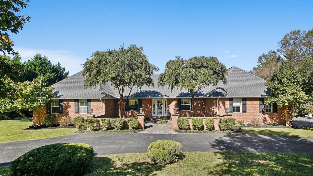 Spacious Howard County home for sale with backyard oasis - The Banner