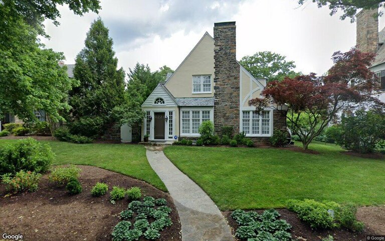 $859,000, single-family house at 204 Witherspoon Road