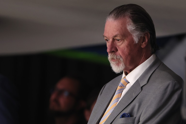 Barry Melrose, a hockey player-turned-coach who led the Los Angeles Kings to the 1993 Stanley Cup Final before going on to a long career in broadcasting the sport, has died.