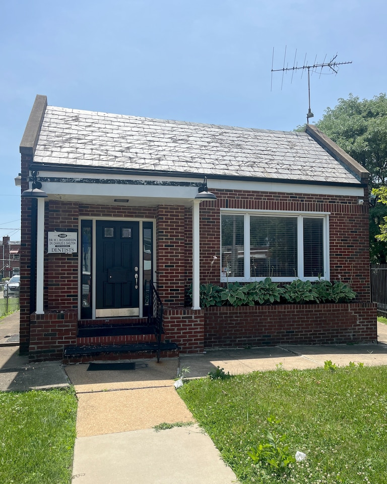 Since 1979, W.J. Richardson and Charles Shelton serviced a homey dental practice in Park Heights.
