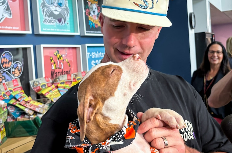 Orioles first baseman Pete Alonso toured Baltimore Animal Rescue and Care Shelter on Tuesday, where he met Fletcher, a young dog. He and his wife donated $10,000 to the shelter.
