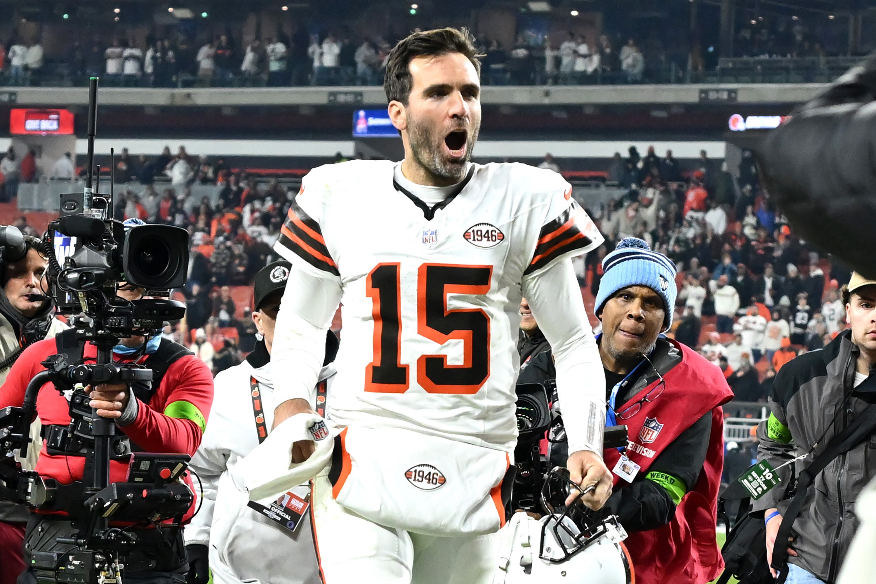 Joe Flacco will lead the Browns against the Houston Texans in the playoffs Saturday.