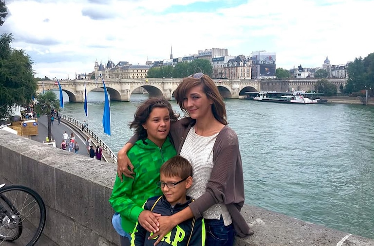 Amethyst Stephenson with her children.