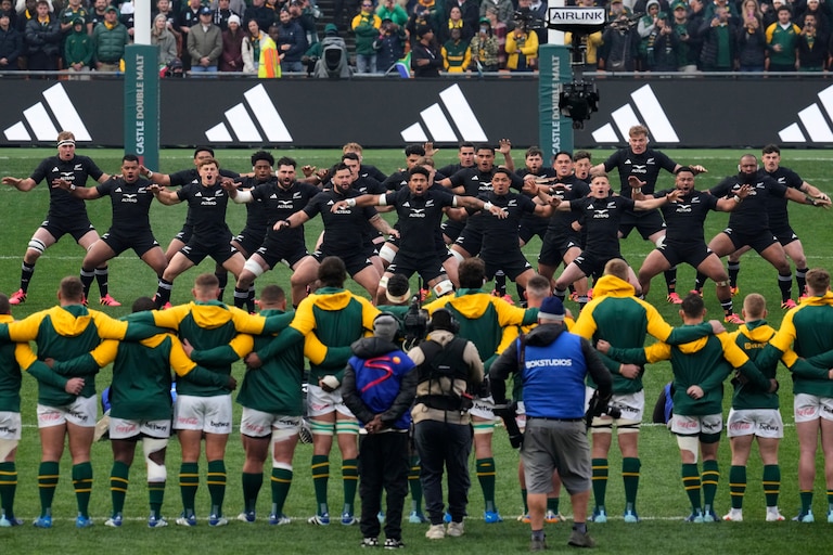 New Zealand's players perform the Haka ahead of a third international test rugby match between South Africa and New Zealand, in Johannesburg, South Africa, Saturday, Sept. 5, 2026. (AP Photo/Themba Hadebe)