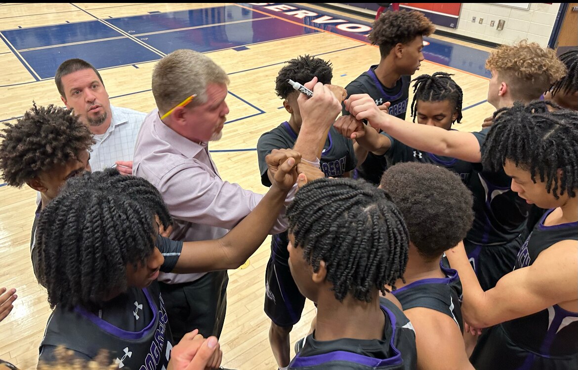 Long Reach boys basketball team rebounded in impressive fashion Wednesday. The No. 14 Lightning defeated Reservoir, 64-43, to move into first place in Howard County.