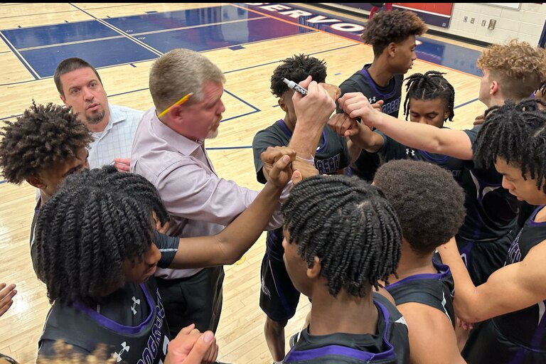 Long Reach boys basketball team rebounded in impressive fashion Wednesday. The No. 14 Lightning defeated Reservoir, 64-43, to move into first place in Howard County.