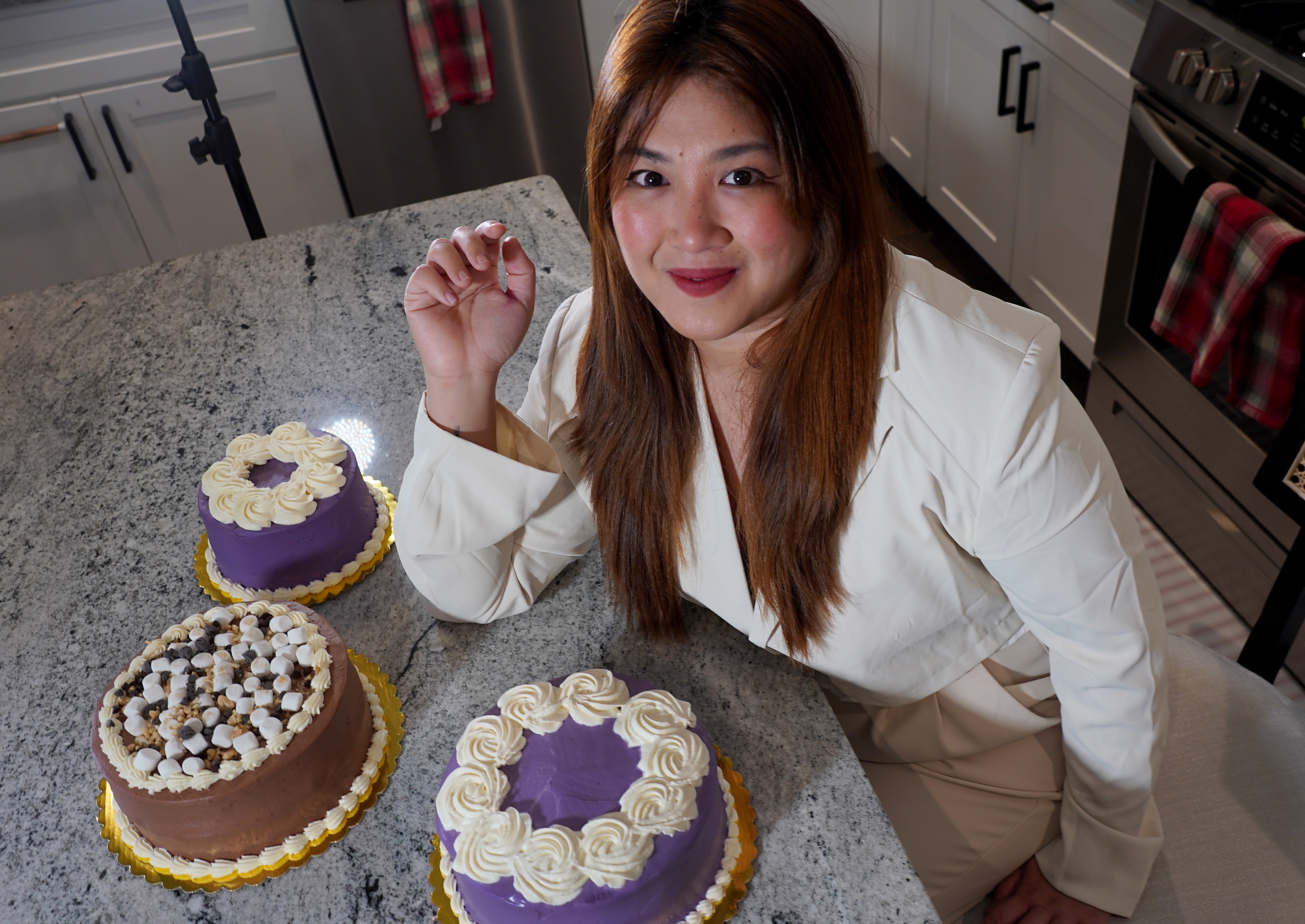 Sade Castro runs a bakery out of her home called Cake Out, where she makes Filipino-style cakes with her sister.