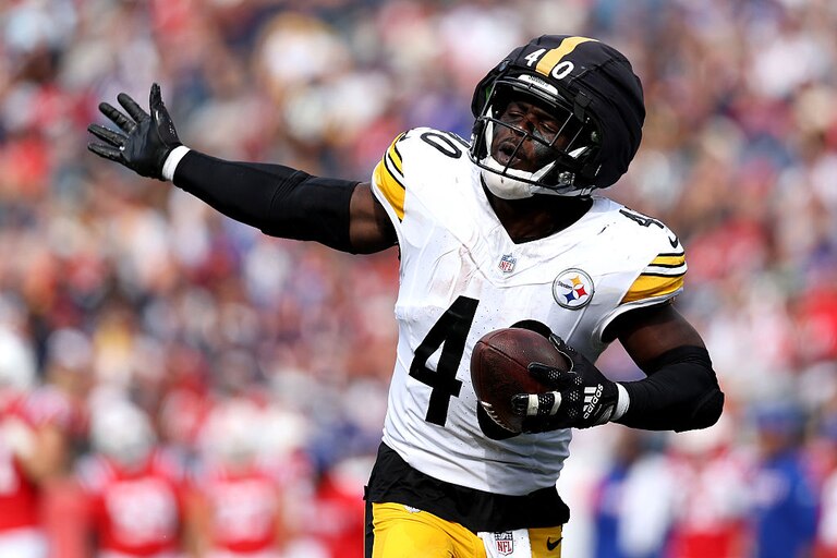 Pittsburgh Steelers safety Jabrill Peppers celebrates after recovering a fumble against the New England Patriots in Week 3.