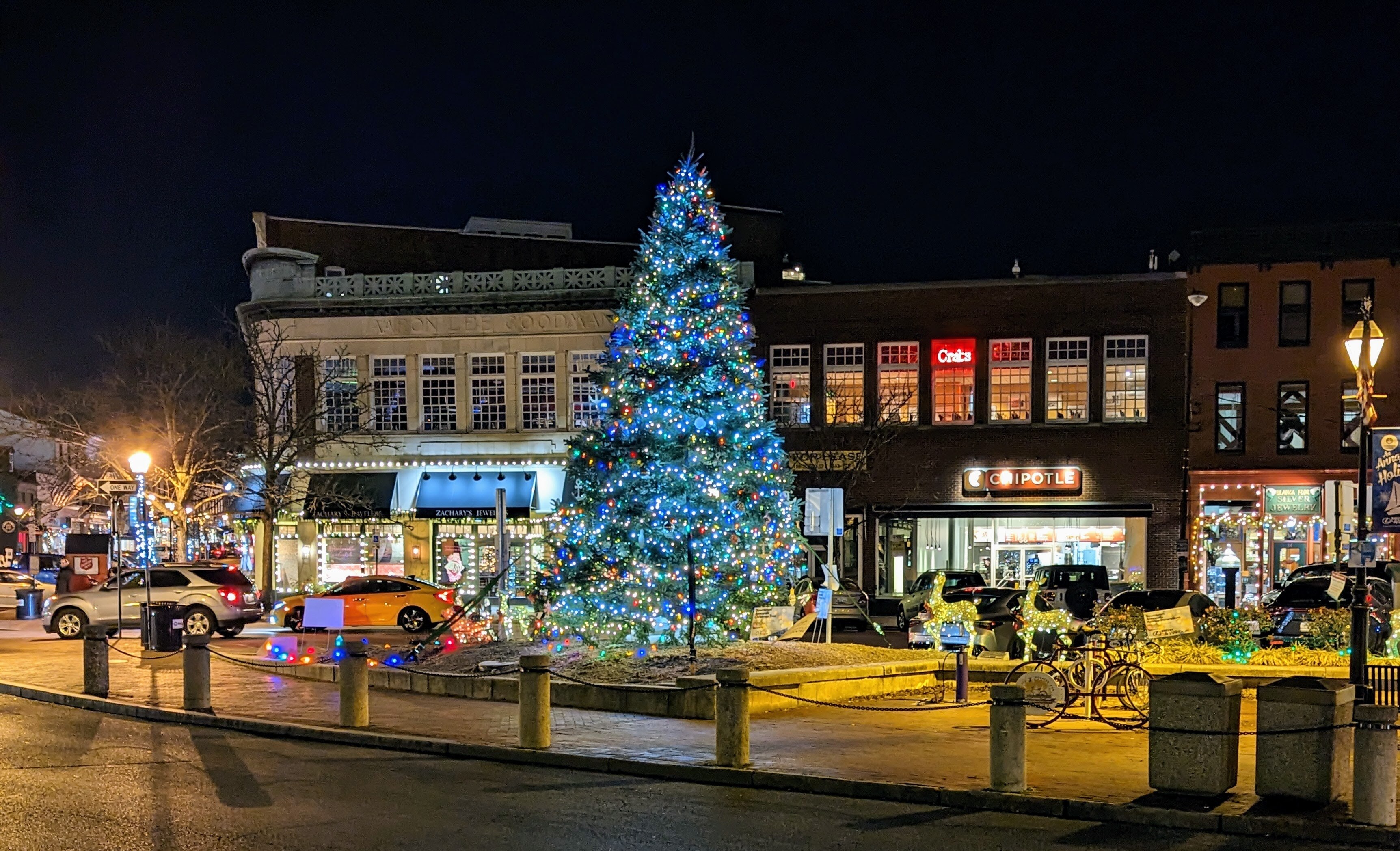 Annapolis will light its tree Sunday, Nov. 26 in the Grand Illumination. It's a tradition stretching back more than a century.